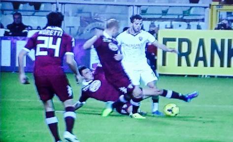 fallo su pjanic in torino-roma