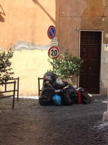 Roma, vicolo del puttarello, OGGI.