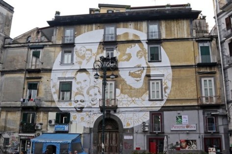 Napoli, Piazza della Sanità, "Luce" di Tono Cruz.